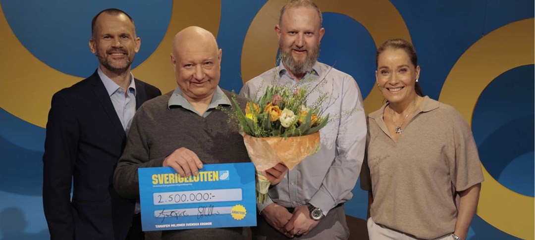 Oivind gläds åt sin vinst tillsammas med Stefan Holm och Agneta Sjödin